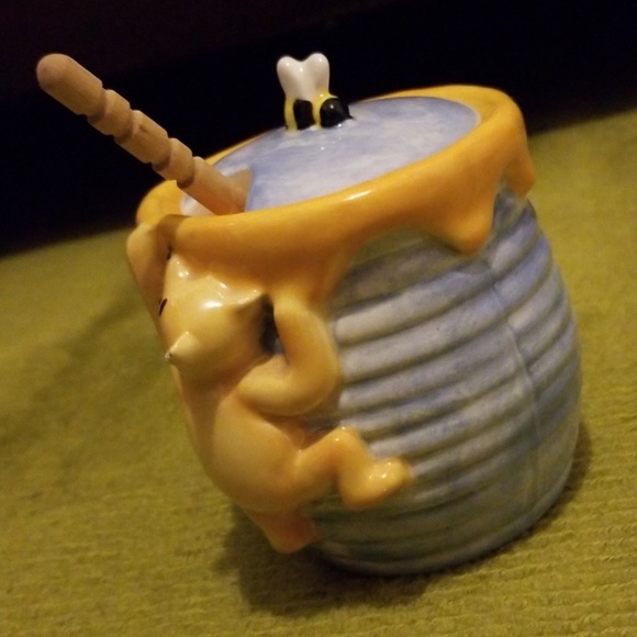 SOLD..Rare VTG DISNEY Winnie the Pooh Honeypot Jar - Picture 2 of 4